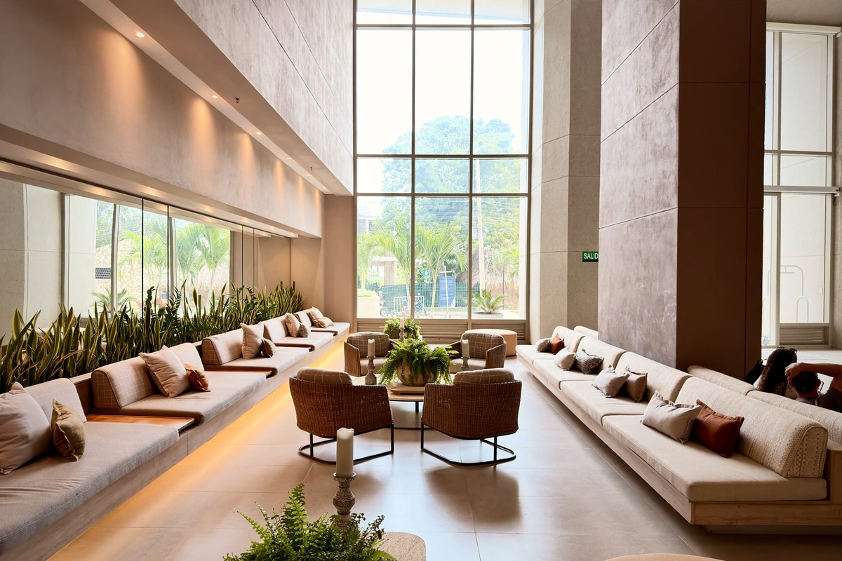 Lobby y Recepción 24h